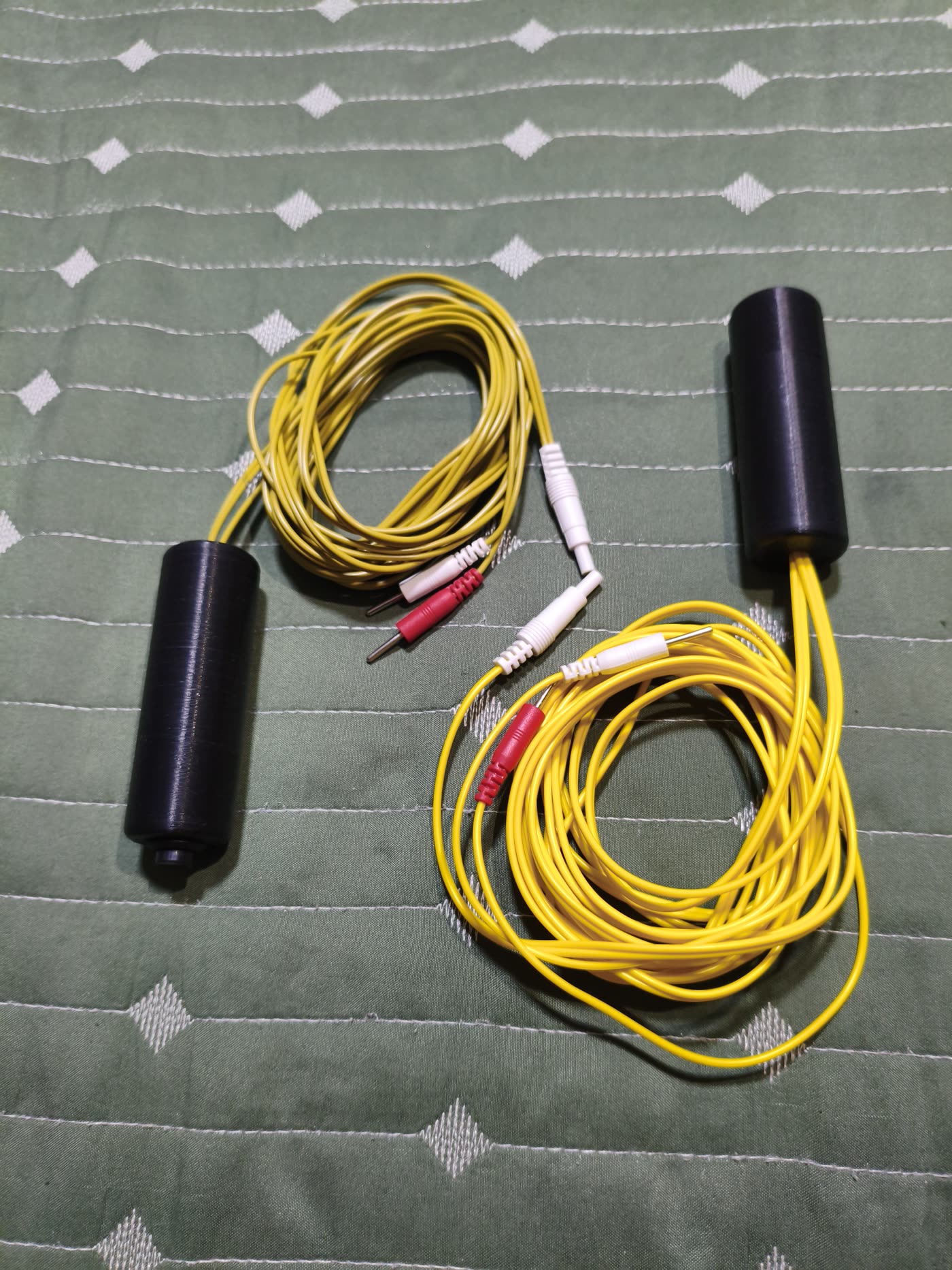 Kit da Caneta Acionadora com cabos amarelos estendidos